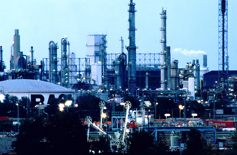 The BASF factories in Ludwigshafen. Pic by Gerd W. Zinke, Wikimedia Commons, CC-BY-SA
